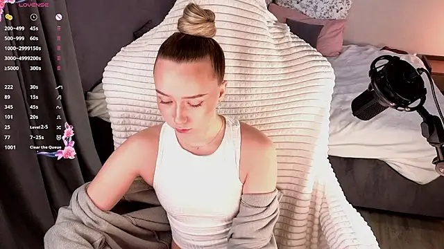 HollisBeckett online show from 03/01/26, 03:06