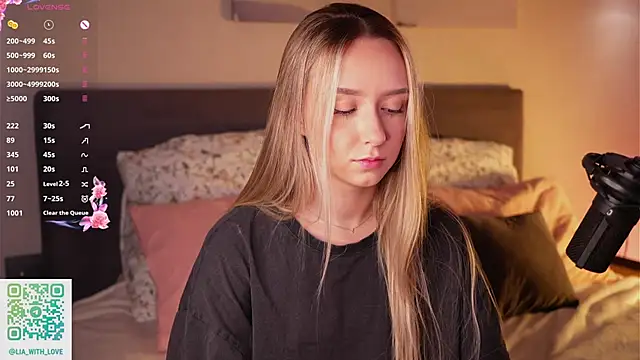 HollisBeckett online show from 12/02/25, 03:30