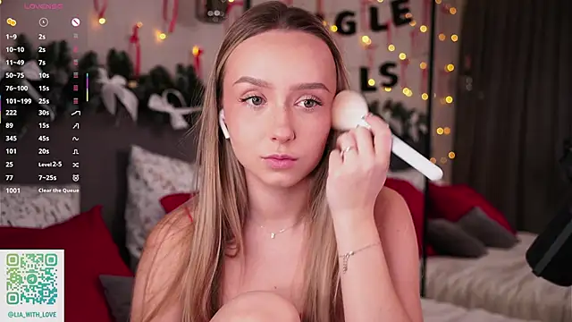 HollisBeckett online show from 12/23/25, 01:05