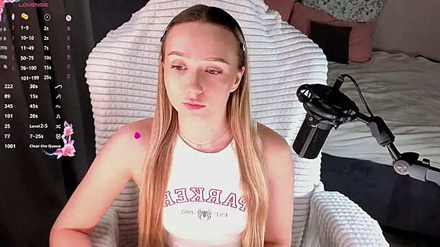 HollisBeckett online show from 02/27/26, 03:18