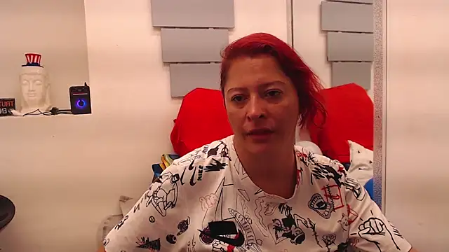 Snapshot of eva_twiss chatting on 07/13/26, 01:43 eva twiss online show from 07/13/26, 01:43