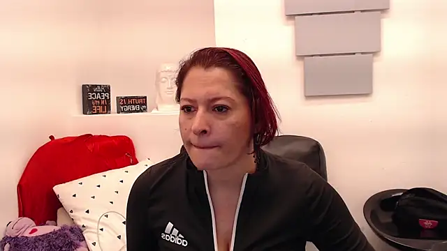 Snapshot of eva_twiss chatting on 06/03/26, 11:55 eva twiss online show from 06/03/26, 11:55