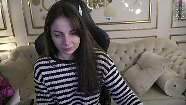 Snapshot of Alisa054 chatting on 02/08/25, 07:59 Alisa054 online show from 02/08/25, 07:59