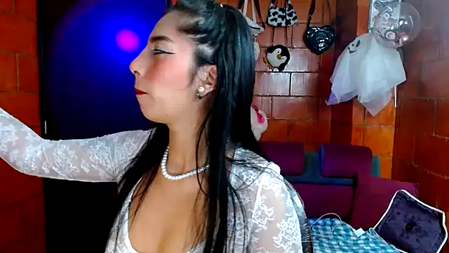 Snapshot of Raven__purple chatting on 10/01/25, 02:17 Raven  purple online show from 10/01/25, 02:17