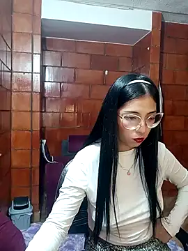 Snapshot of Raven__purple chatting on 01/24/25, 01:24 Raven  purple online show from 01/24/25, 01:24