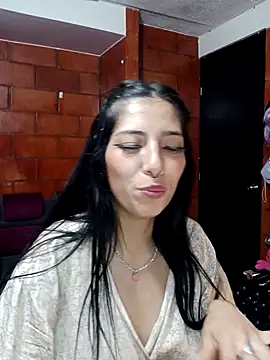 Snapshot of Raven__purple chatting on 01/31/25, 04:14 Raven  purple online show from 01/31/25, 04:14