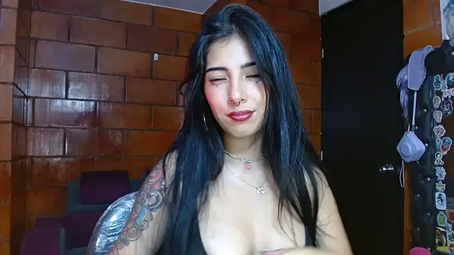 Snapshot of Raven__purple chatting on 02/06/25, 12:54 Raven  purple online show from 02/06/25, 12:54