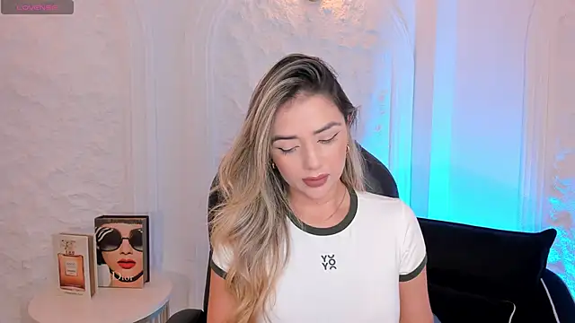 Snapshot of ChloePreston_ chatting on 05/19/26, 11:50 ChloePreston online show from 05/19/26, 11:50