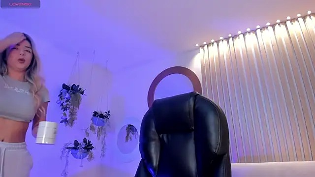 ChloePreston  online show from 04/15/26, 12:10