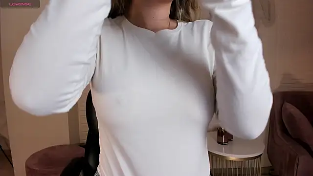 ChloePreston  online show from 03/17/25, 10:38