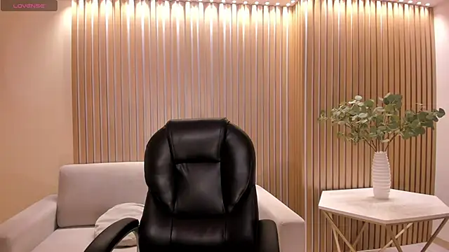 Snapshot of ChloePreston_ chatting on 06/12/26, 11:19 ChloePreston online show from 06/12/26, 11:19