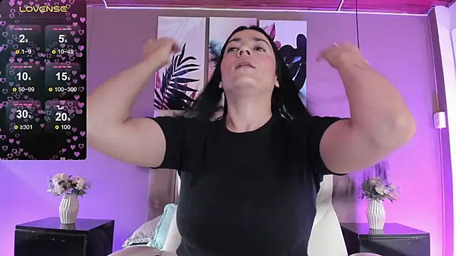 BellaClaiir online show from 11/01/25, 02:33