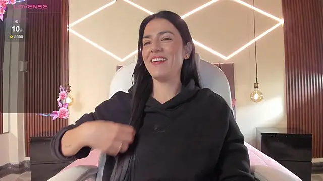 BellaClaiir online show from 04/16/26, 03:24