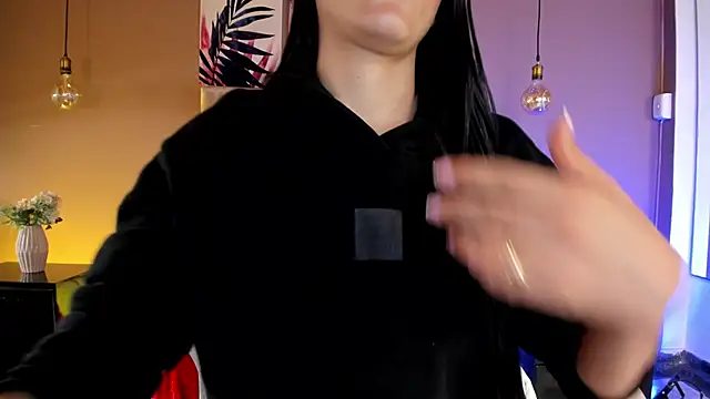 BellaClaiir online show from 11/13/25, 03:49