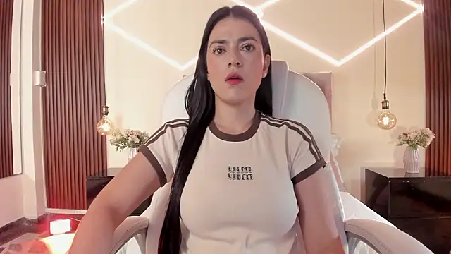 BellaClaiir online show from 01/15/26, 02:53