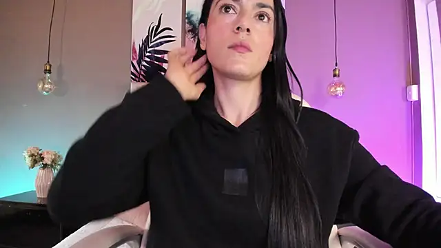 BellaClaiir online show from 11/06/25, 03:05