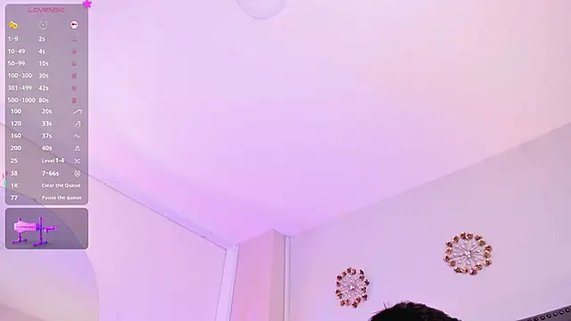 LuccaMallard online show from 04/10/26, 04:19