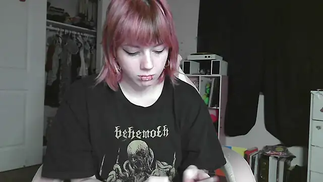 Snapshot of GoddessPinxx chatting on 05/15/26, 11:30 GoddessPinxx online show from 05/15/26, 11:30