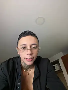 Snapshot of VictoriaEva chatting on 12/22/24, 01:11 VictoriaEva online show from 12/22/24, 01:11