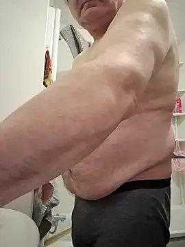 Snapshot of Bretoncool chatting on 04/07/26, 01:02 Bretoncool online show from 04/07/26, 01:02