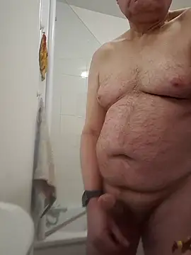 Snapshot of Bretoncool chatting on 03/17/26, 03:15 Bretoncool online show from 03/17/26, 03:15