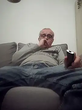 Snapshot of Bretoncool chatting on 03/11/26, 05:12 Bretoncool online show from 03/11/26, 05:12