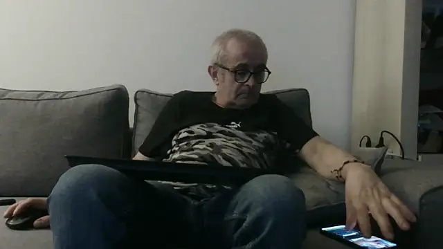 Snapshot of Bretoncool chatting on 03/07/26, 06:46 Bretoncool online show from 03/07/26, 06:46