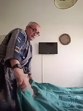 Bretoncool online show from 11/17/25, 01:26