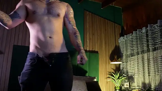 Snapshot of LeoSalvatore_ chatting on 03/13/25, 03:11 LeoSalvatore online show from 03/13/25, 03:11