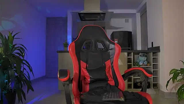 Snapshot of LeoSalvatore_ chatting on 09/09/25, 03:38 LeoSalvatore online show from 09/09/25, 03:38