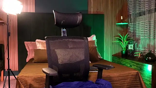 Snapshot of LeoSalvatore_ chatting on 03/14/25, 03:59 LeoSalvatore online show from 03/14/25, 03:59