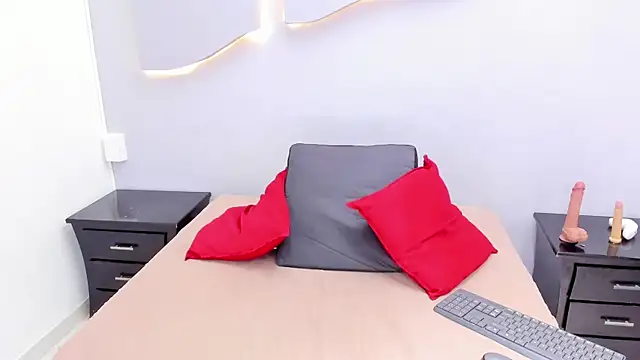 CarlieLyn online show from 04/22/26, 03:02