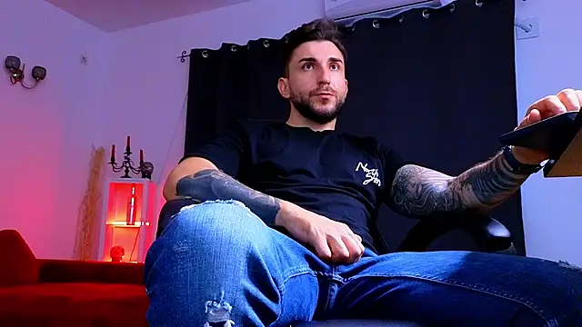 Snapshot of MightyAaron66 chatting on 09/10/25, 03:55 MightyAaron66 online show from 09/10/25, 03:55