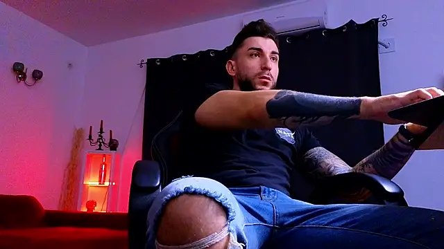 Snapshot of MightyAaron66 chatting on 11/08/25, 04:16 MightyAaron66 online show from 11/08/25, 04:16