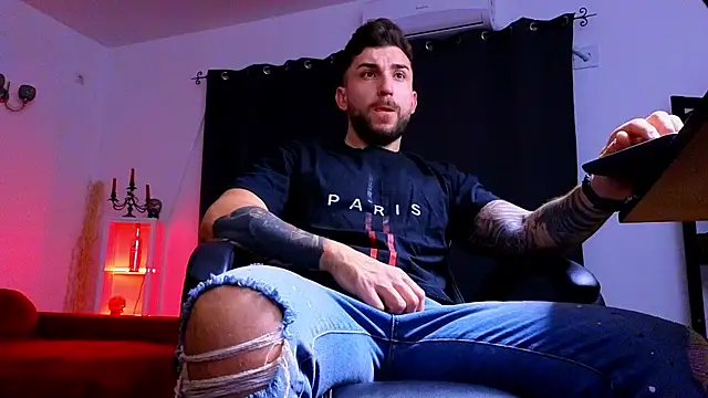 Snapshot of MightyAaron66 chatting on 10/14/25, 03:40 MightyAaron66 online show from 10/14/25, 03:40