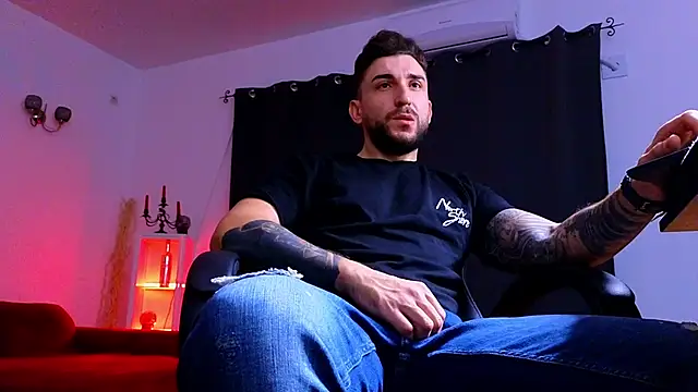 Snapshot of MightyAaron66 chatting on 10/30/25, 02:54 MightyAaron66 online show from 10/30/25, 02:54