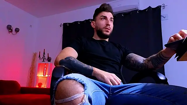 Snapshot of MightyAaron66 chatting on 11/03/25, 04:07 MightyAaron66 online show from 11/03/25, 04:07