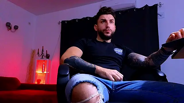 Snapshot of MightyAaron66 chatting on 11/20/25, 03:29 MightyAaron66 online show from 11/20/25, 03:29