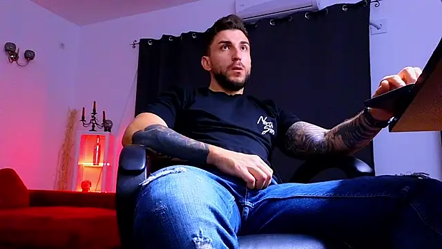 Snapshot of MightyAaron66 chatting on 09/10/25, 03:49 MightyAaron66 online show from 09/10/25, 03:49