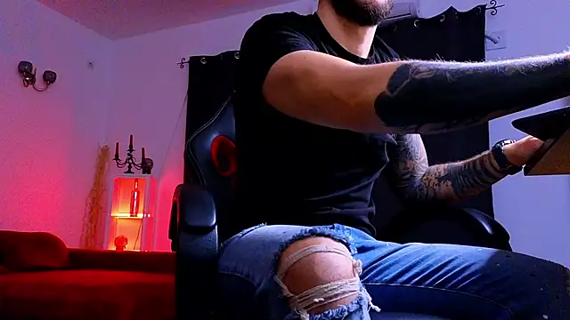 Snapshot of MightyAaron66 chatting on 11/25/25, 03:51 MightyAaron66 online show from 11/25/25, 03:51