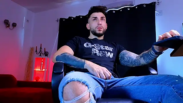 Snapshot of MightyAaron66 chatting on 10/10/25, 06:03 MightyAaron66 online show from 10/10/25, 06:03