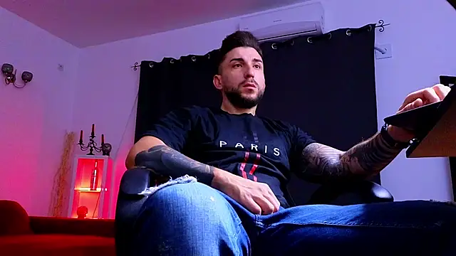 Snapshot of MightyAaron66 chatting on 10/02/25, 02:37 MightyAaron66 online show from 10/02/25, 02:37