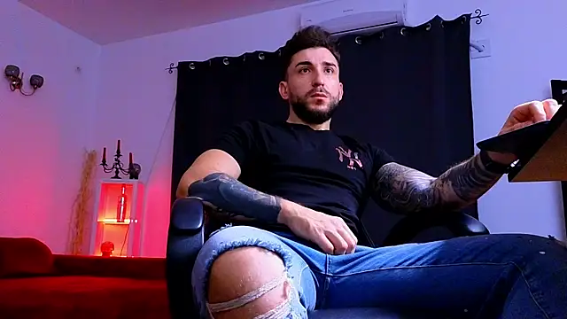 Snapshot of MightyAaron66 chatting on 11/26/25, 03:28 MightyAaron66 online show from 11/26/25, 03:28