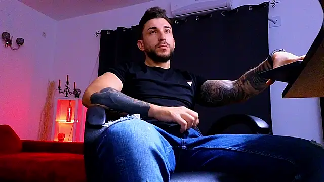 Snapshot of MightyAaron66 chatting on 09/12/25, 01:39 MightyAaron66 online show from 09/12/25, 01:39