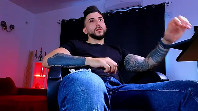 Snapshot of MightyAaron66 chatting on 09/19/25, 02:54 MightyAaron66 online show from 09/19/25, 02:54