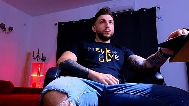 Snapshot of MightyAaron66 chatting on 10/24/25, 02:32 MightyAaron66 online show from 10/24/25, 02:32