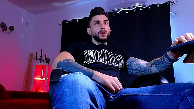 Snapshot of MightyAaron66 chatting on 09/24/25, 06:09 MightyAaron66 online show from 09/24/25, 06:09