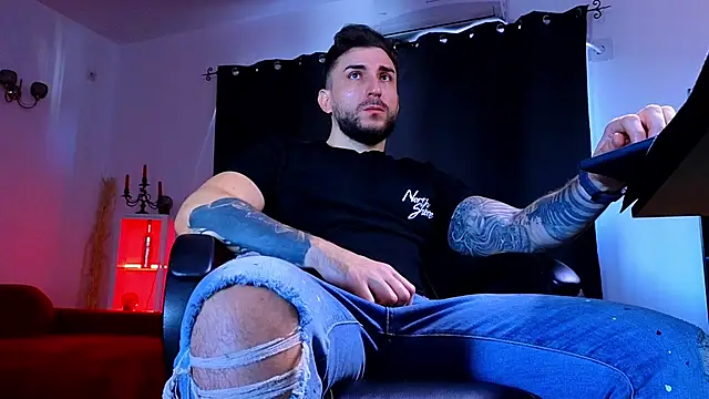 Snapshot of MightyAaron66 chatting on 10/28/25, 10:03 MightyAaron66 online show from 10/28/25, 10:03