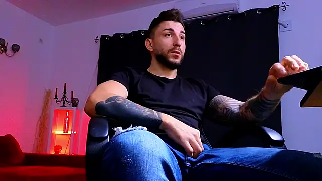 Snapshot of MightyAaron66 chatting on 09/20/25, 03:00 MightyAaron66 online show from 09/20/25, 03:00