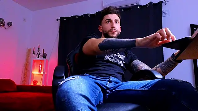 Snapshot of MightyAaron66 chatting on 11/26/25, 03:34 MightyAaron66 online show from 11/26/25, 03:34